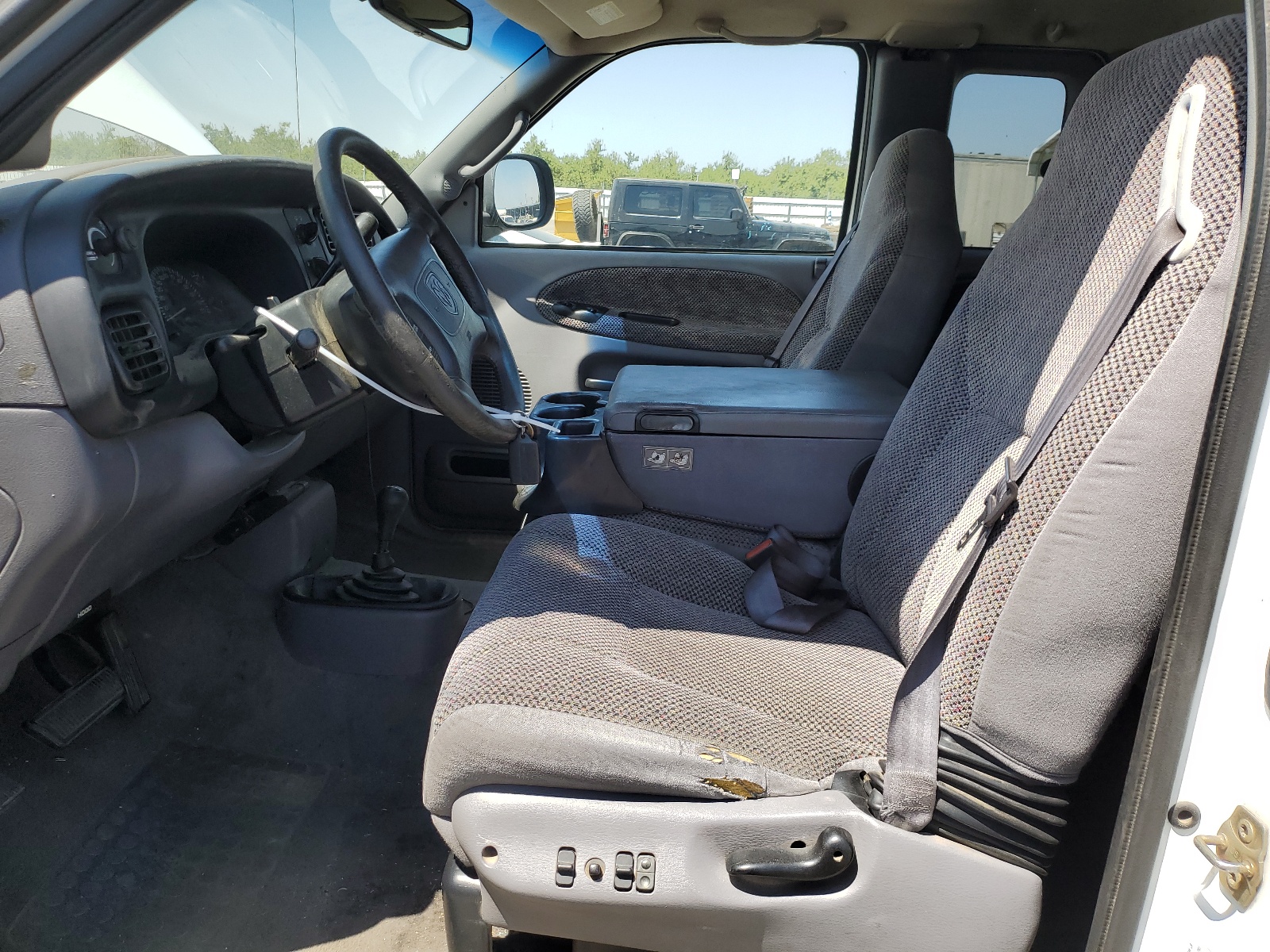 1B7HF13Y6WJ250855 1998 Dodge Ram 1500