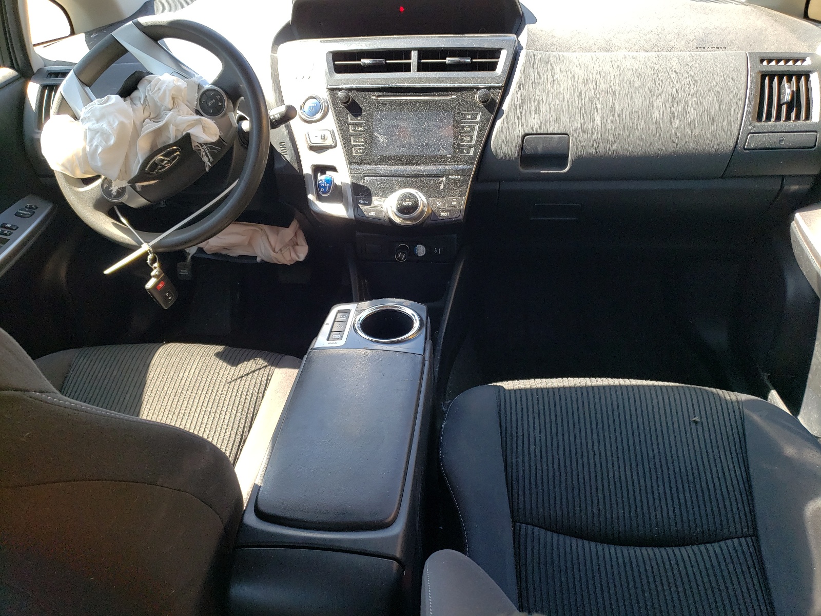 JTDZN3EU3HJ074282 2017 Toyota Prius V