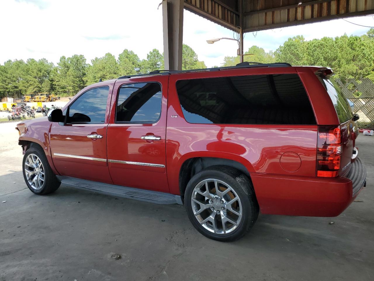 2013 Chevrolet Suburban - Image 2