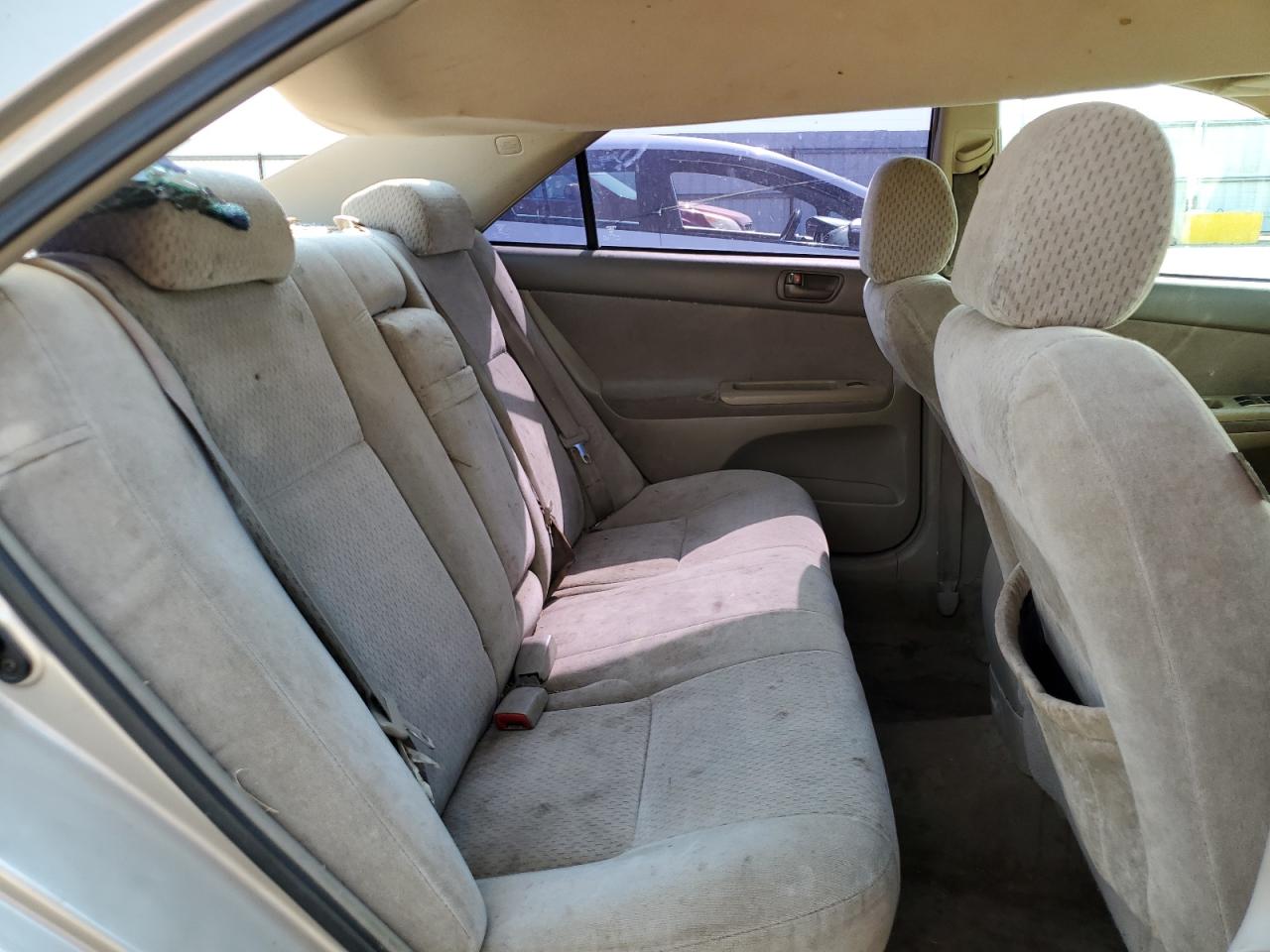 2004 Toyota Camry Le VIN: 4T1BF30K84U573636 Lot: 64698764