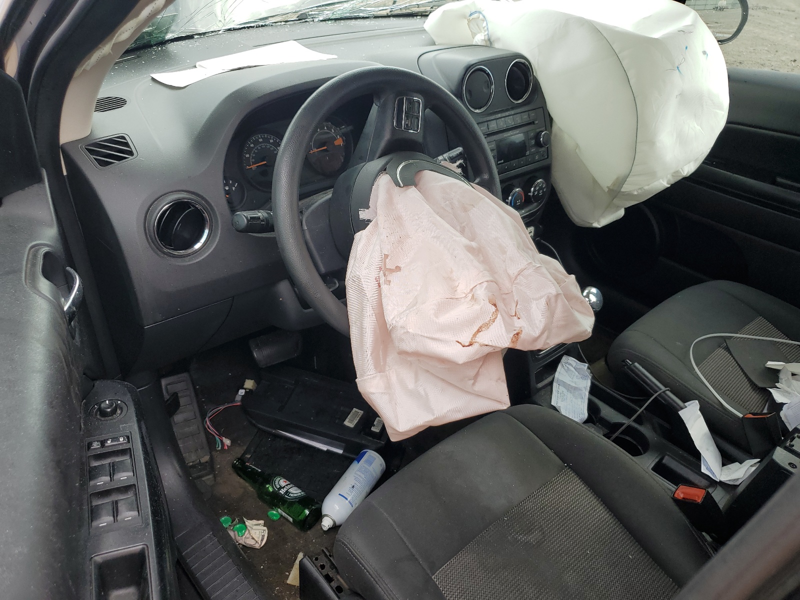 1C4NJCBA0GD705068 2016 Jeep Compass Sport