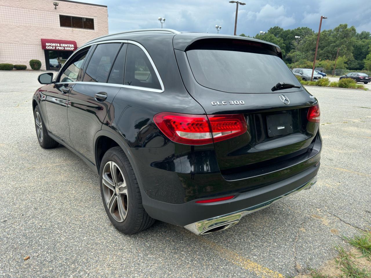 2016 Mercedes-Benz Glc 300 4Matic VIN: WDC0G4KB1GF030711 Lot: 64719954