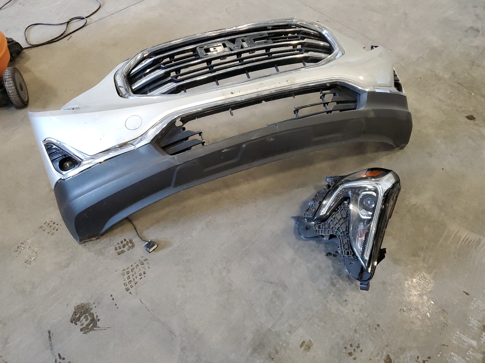 3GKALVEX6KL366439 2019 GMC Terrain Slt