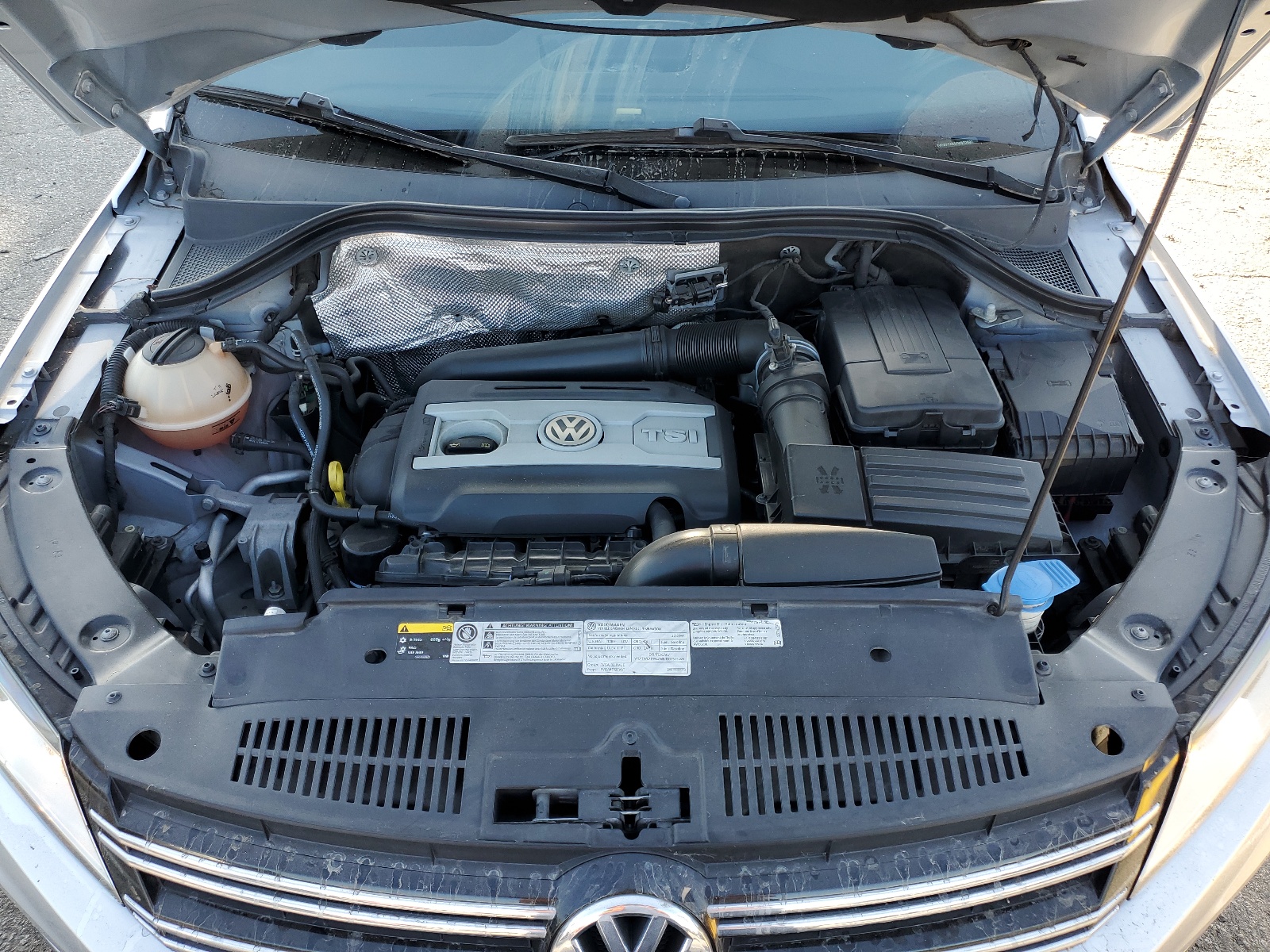 WVGAV7AX5FW572001 2015 Volkswagen Tiguan S