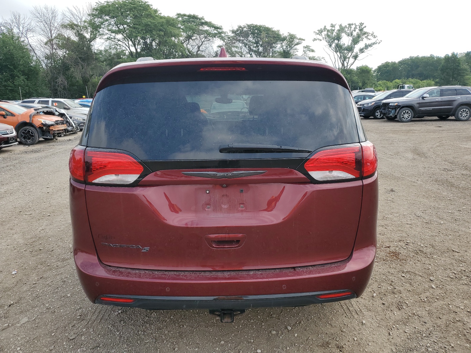 2C4RC1BG2JR165005 2018 Chrysler Pacifica Touring L