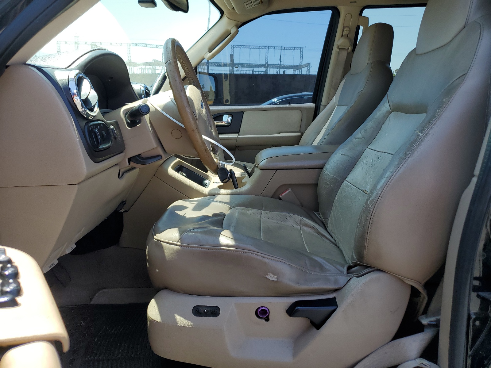 1FMFU17525LB01466 2005 Ford Expedition Eddie Bauer