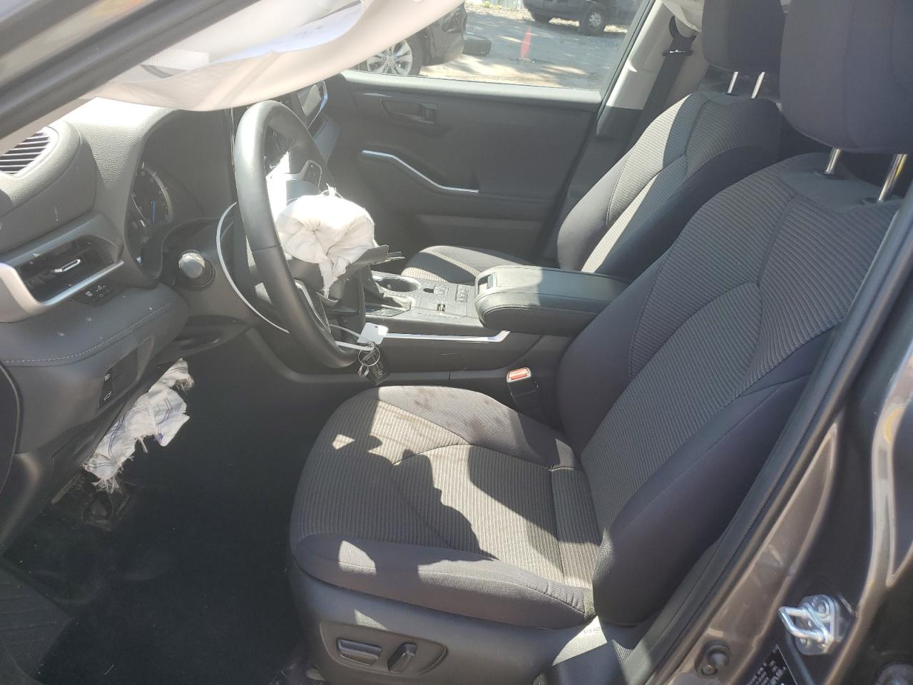 2022 Toyota Highlander - Image 7