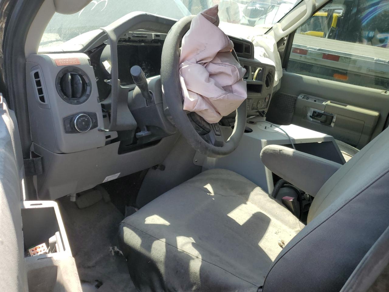 2022 Ford Econoline E350 Super Duty Cutaway Van VIN: 1FDWE3FNXNDC00945 Lot: 65088954