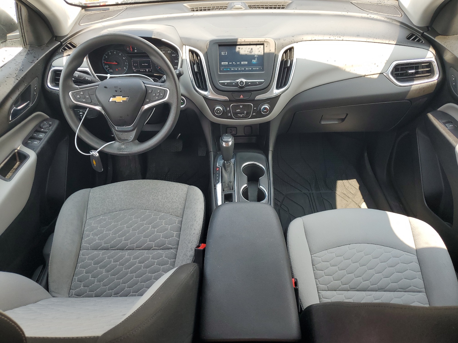 2GNAXREV7J6172213 2018 Chevrolet Equinox Ls