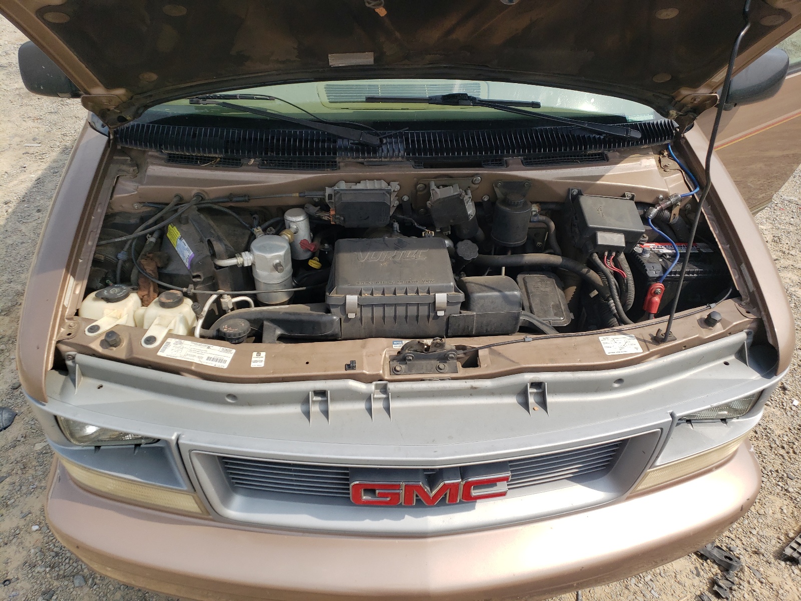 1GKDM19W6VB520559 1997 GMC Safari Xt