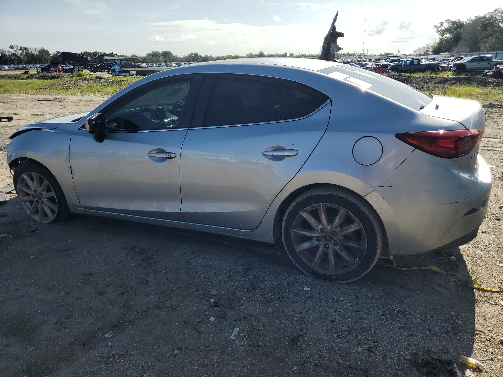 2017 Mazda 3 Touring vin: 3MZBN1V77HM106828