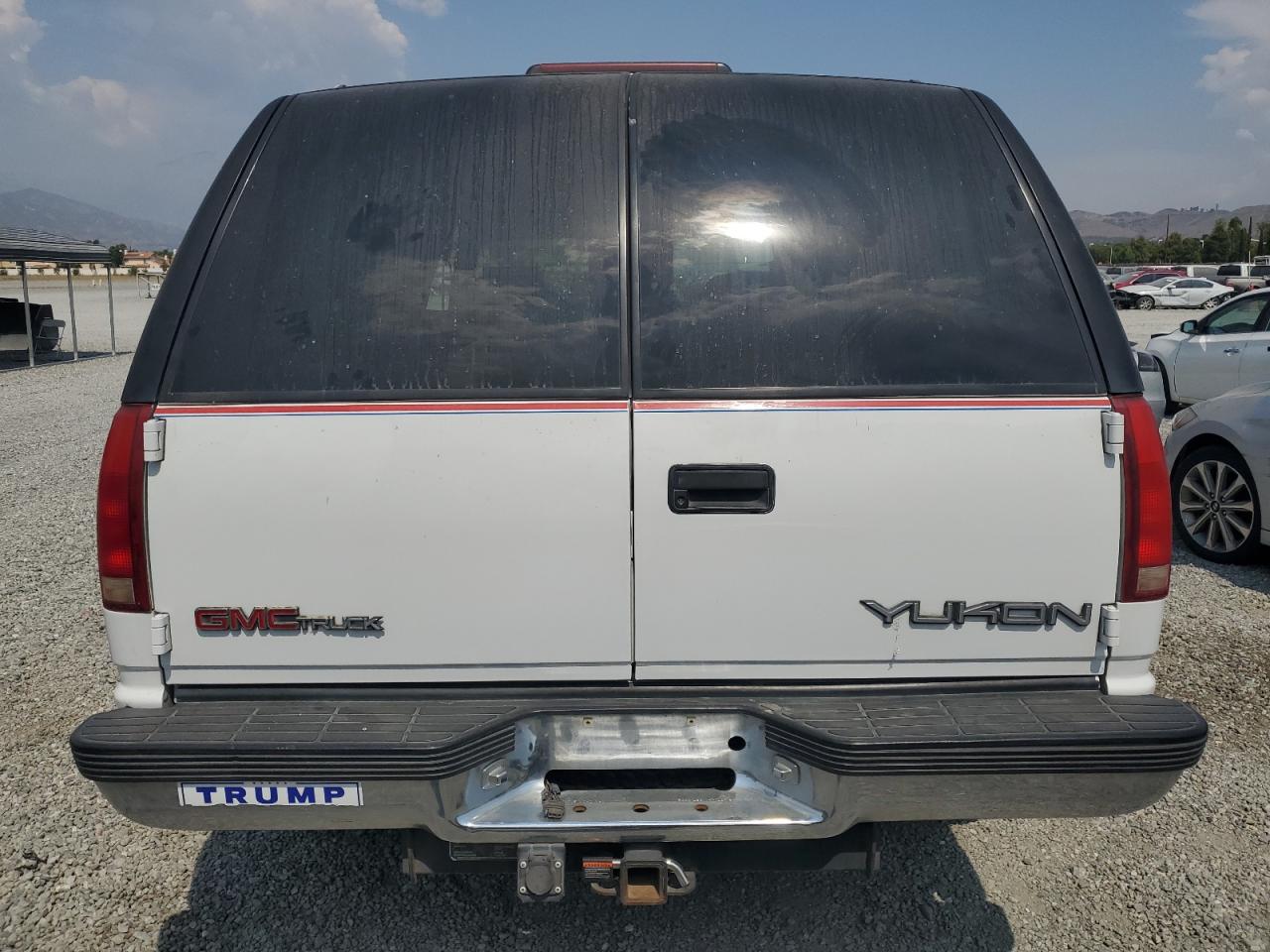 1997 GMC Yukon VIN: 1GKEK13R8VJ750655 Lot: 63167834