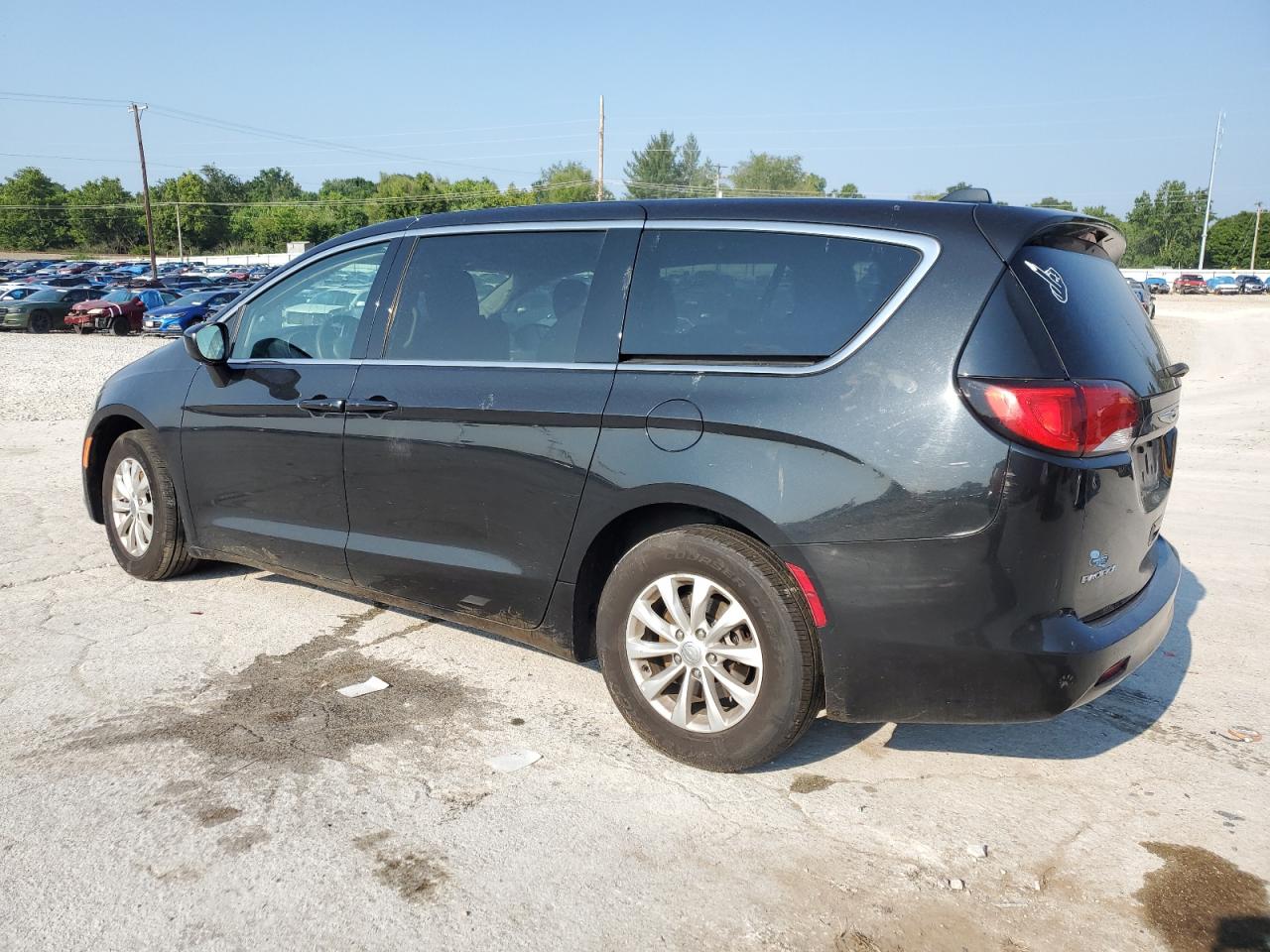 2C4RC1DG4HR688551 2017 CHRYSLER PACIFICA - Image 2