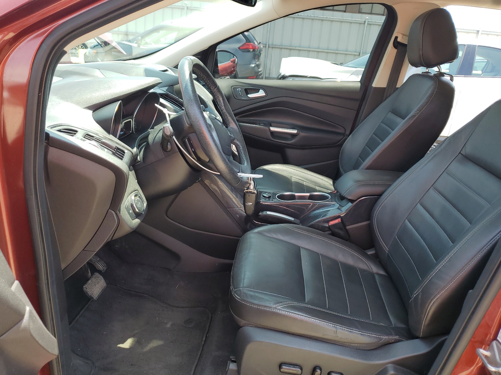 1FMCU9J90EUA38181 2014 Ford Escape Titanium