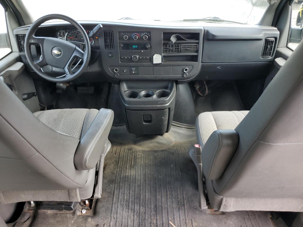 2013 Chevrolet Express - Image 8