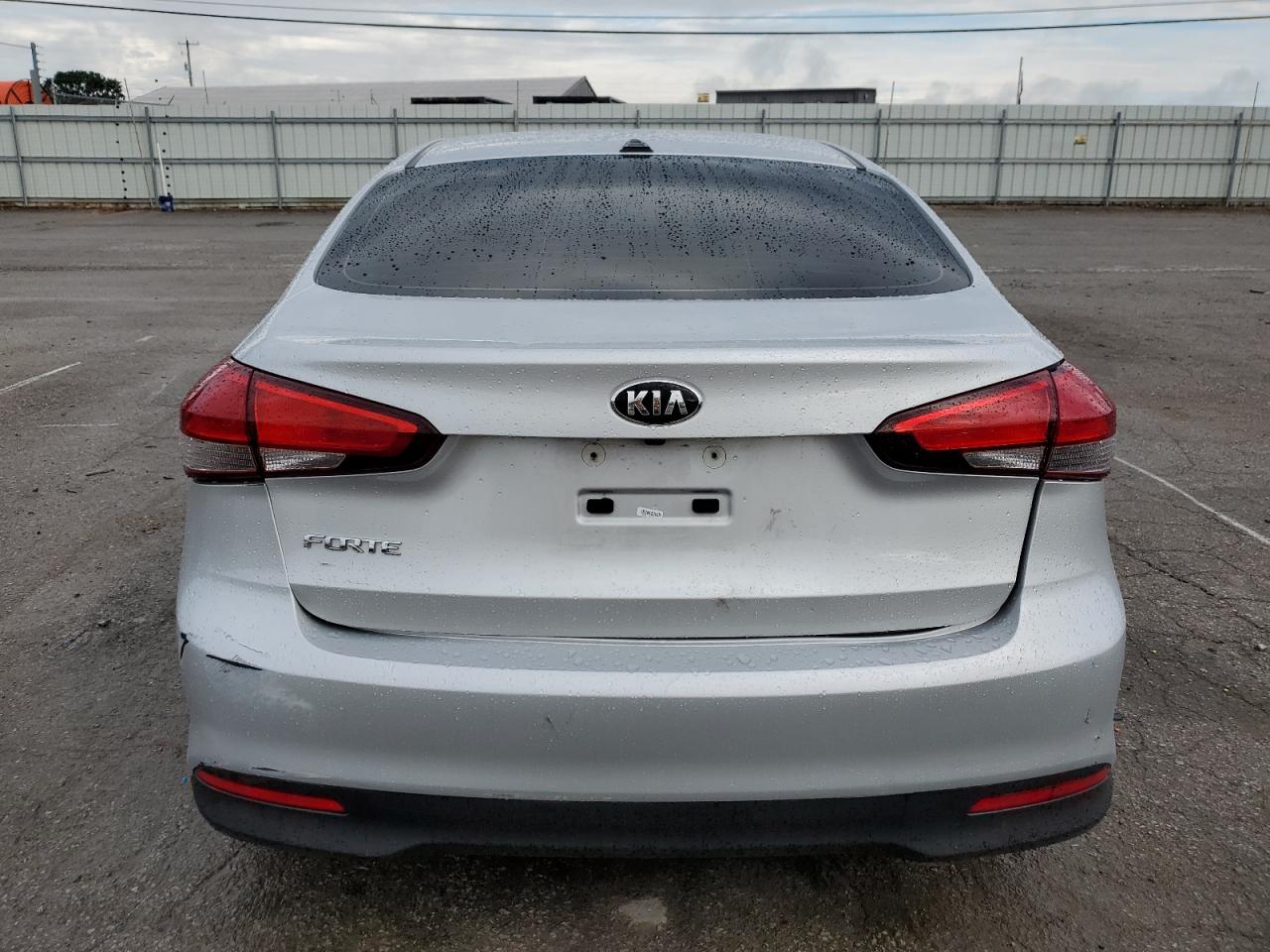 2018 Kia Forte Lx VIN: 3KPFL4A73JE169975 Lot: 63400114