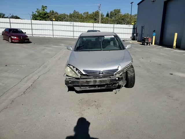 2005 Toyota Camry Le VIN: 4T1BF30KX5U099786 Lot: 62042324