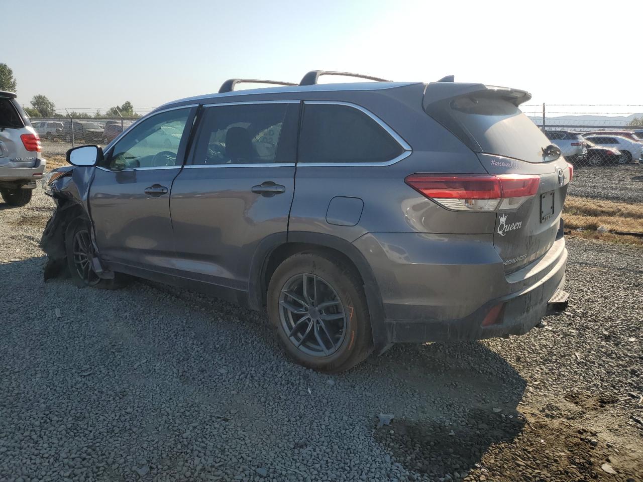 5TDJZRFH6JS529964 2018 TOYOTA HIGHLANDER - Image 2