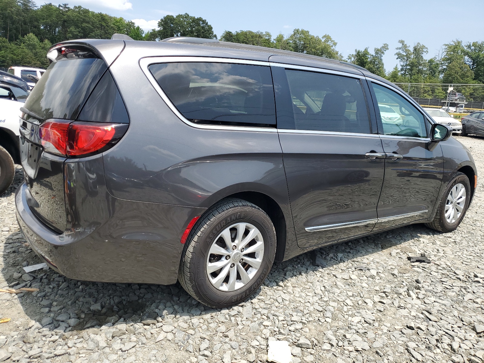 2C4RC1BG7HR729208 2017 Chrysler Pacifica Touring L