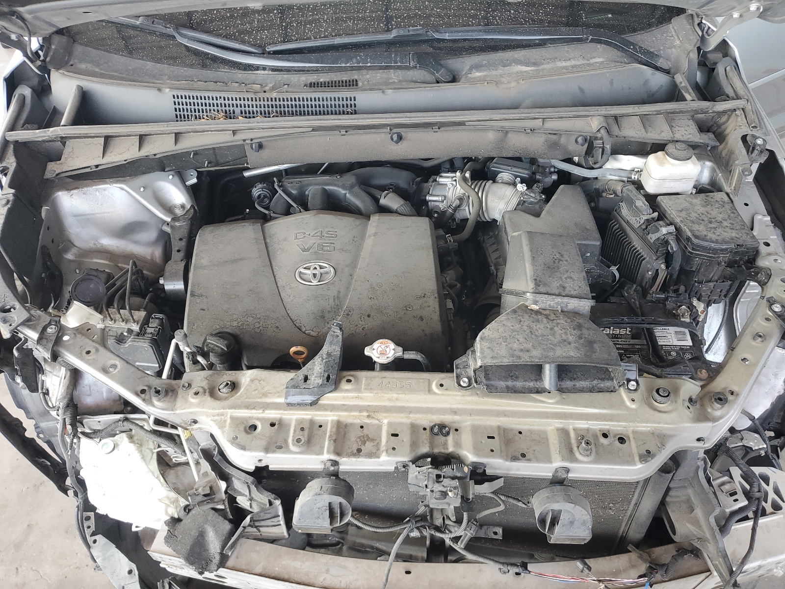 5TDDZRFH6JS489530 2018 Toyota Highlander Limited