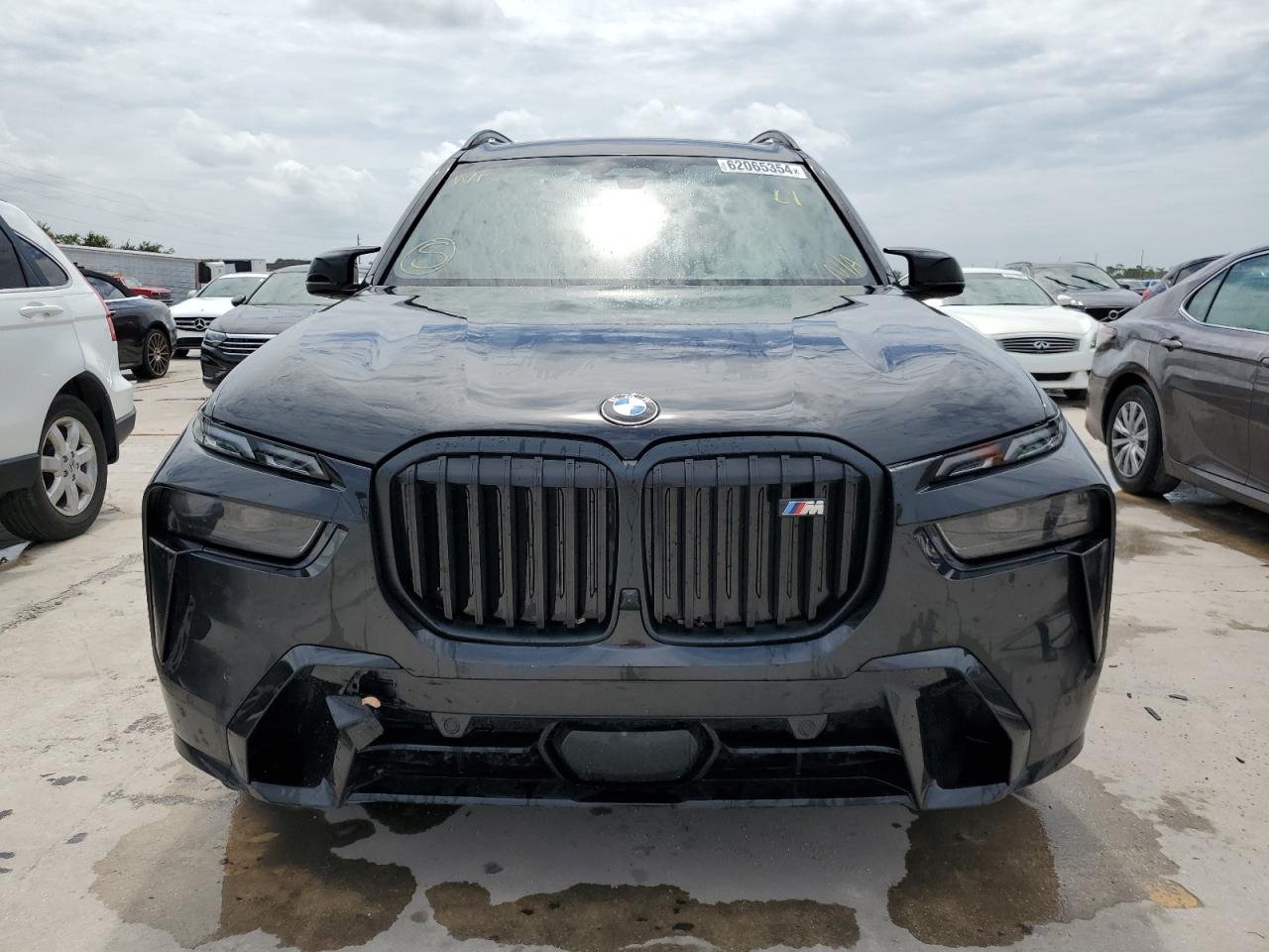 2023 BMW X7 - Image 5