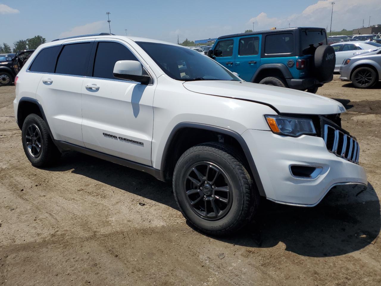 1C4RJFAG4KC761604 2019 Jeep Grand Cherokee Laredo