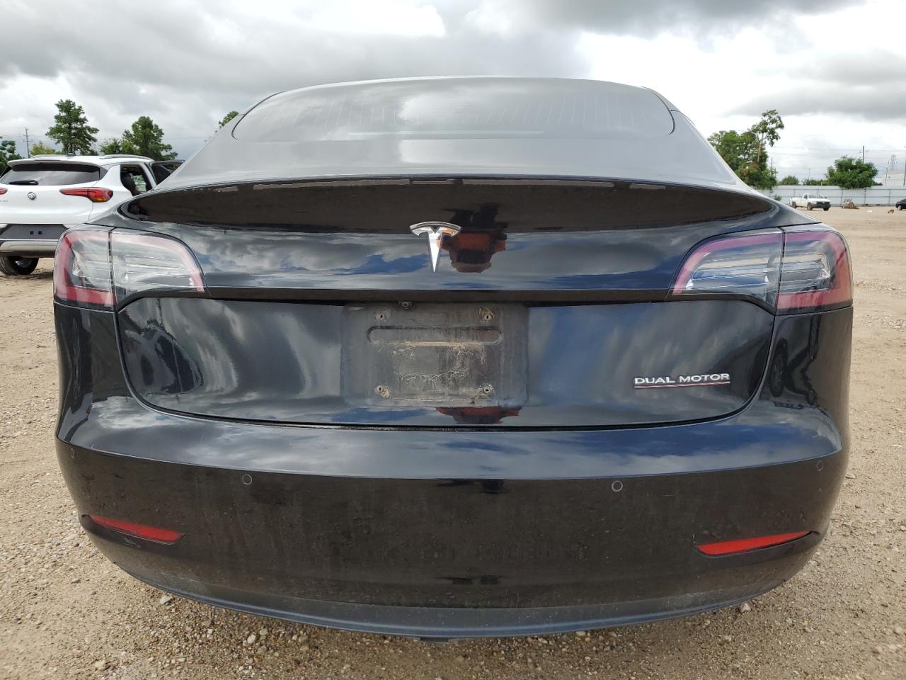 2018 Tesla Model 3 VIN: 5YJ3E1EB4JF105447 Lot: 64521604