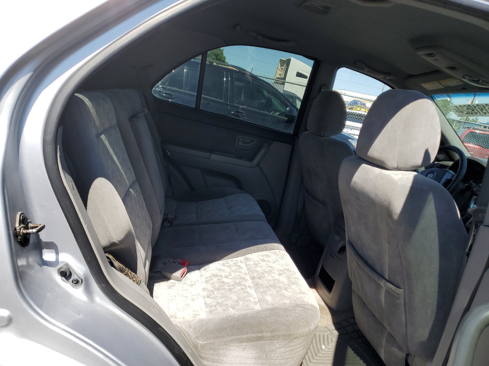 KNDJD733955493954 2005 Kia Sorento Ex