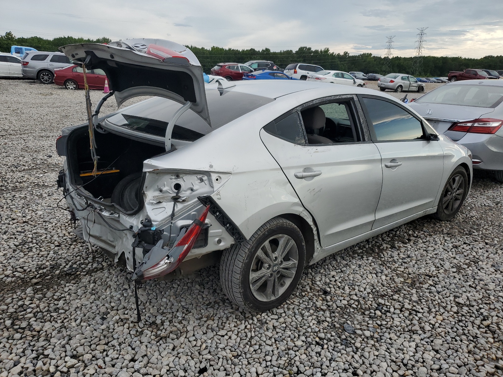 2018 Hyundai Elantra Sel vin: 5NPD84LF6JH325953