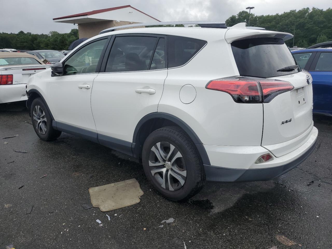 JTMBFREVXGJ066107 2016 TOYOTA RAV 4 - Image 2