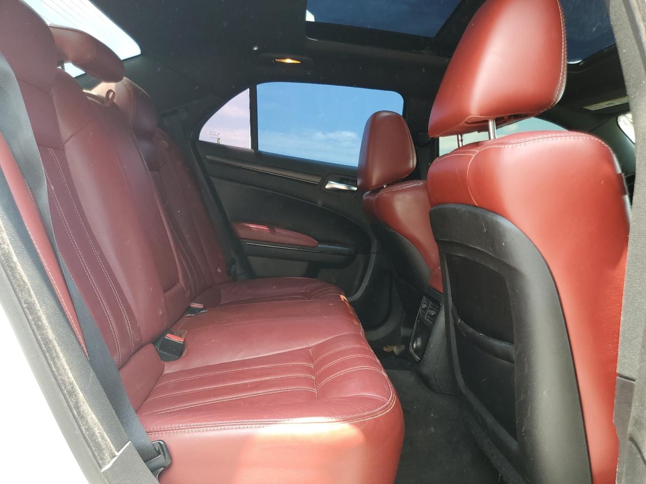 2013 Chrysler 300 S VIN: 2C3CCABG7DH586447 Lot: 61804244