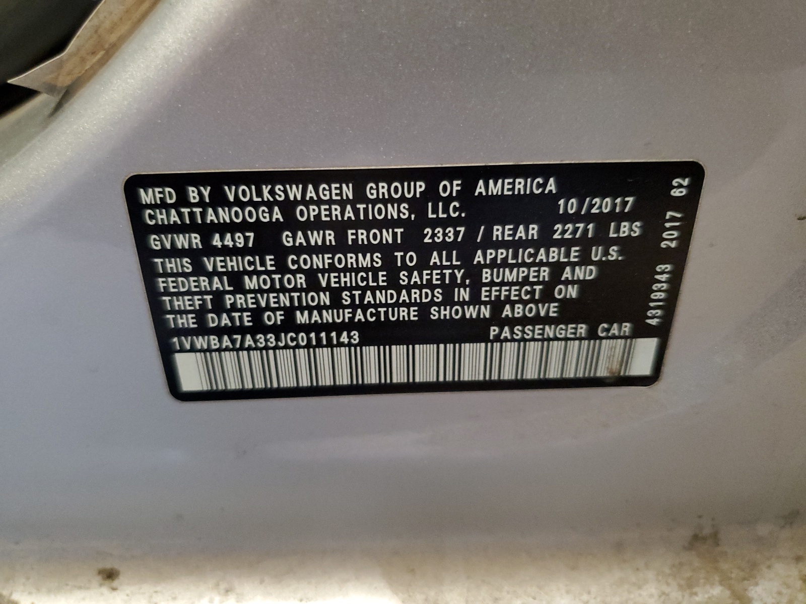 1VWBA7A33JC011143 2018 Volkswagen Passat Se
