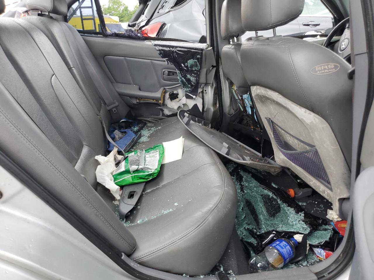 2004 Hyundai Elantra Gls VIN: KMHDN46D94U790011 Lot: 61124134