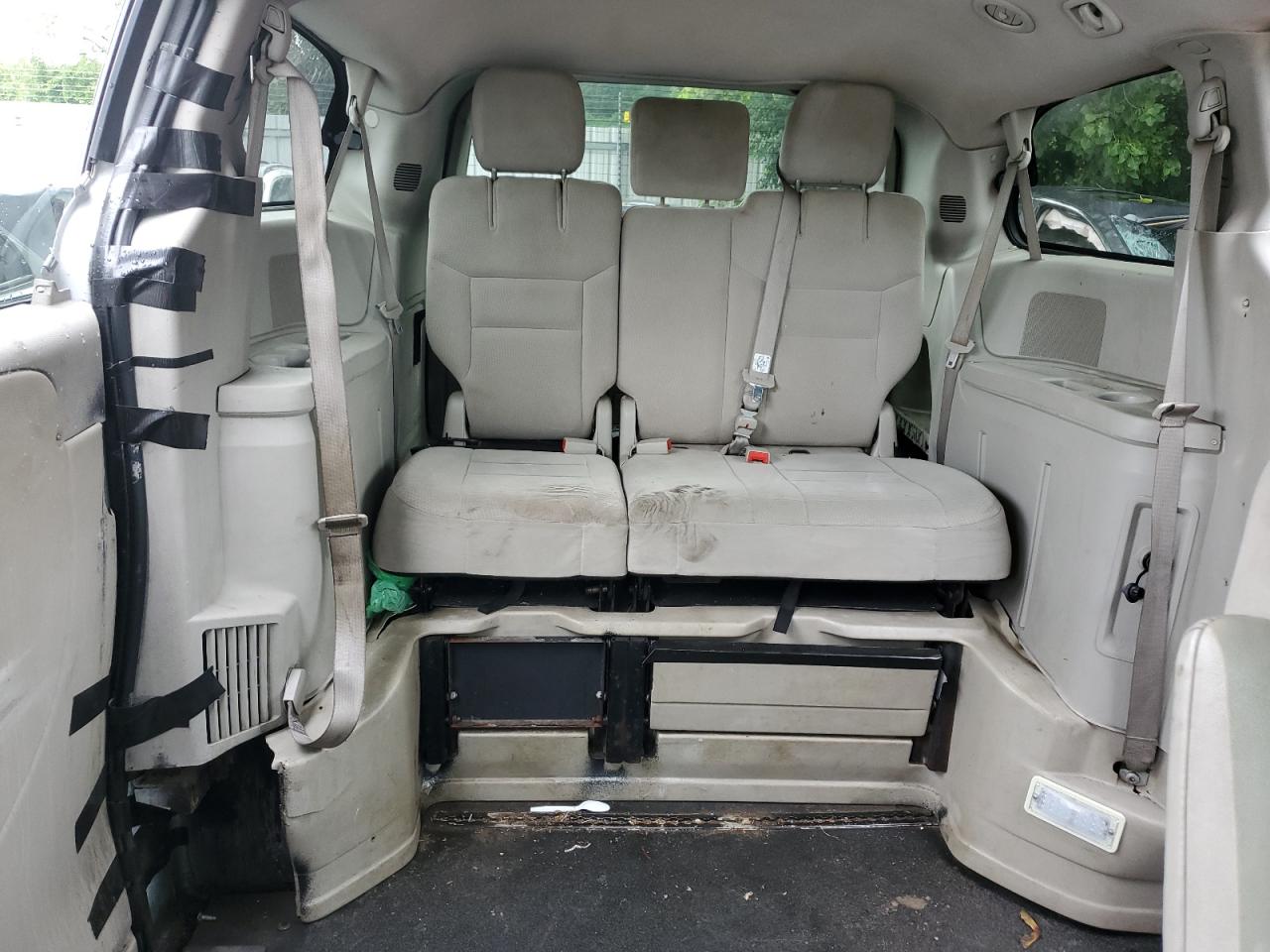 2014 Dodge Caravan - Image 10