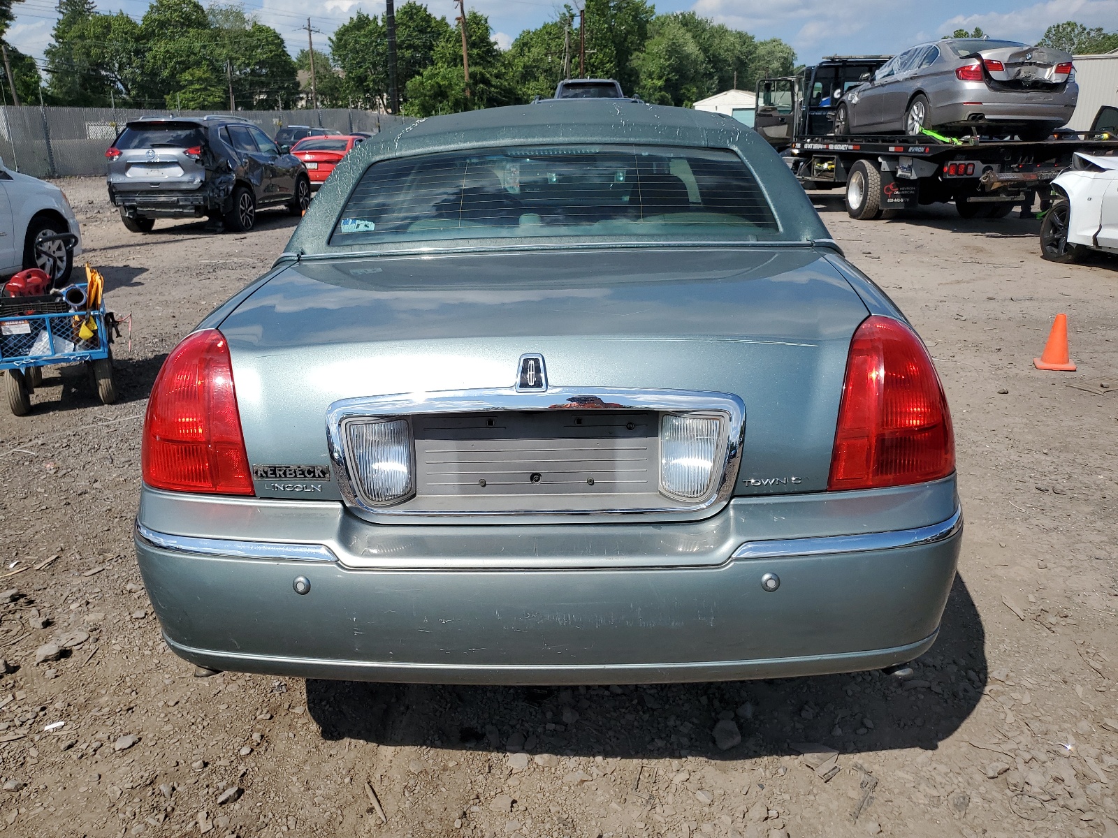 1LNHM81W65Y620218 2005 Lincoln Town Car Signature
