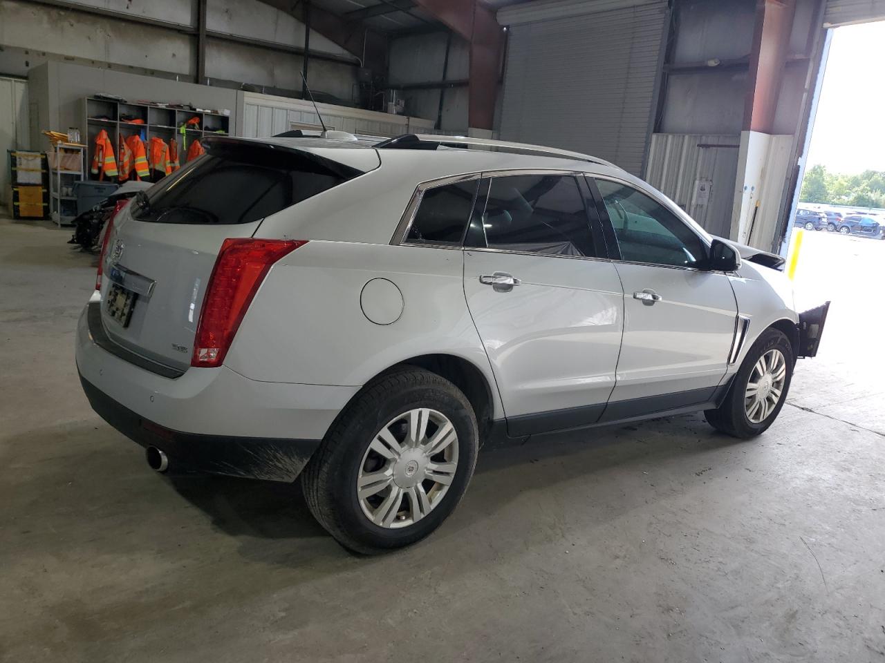 VIN 3GYFNEE33GS563942 2016 CADILLAC SRX no.3