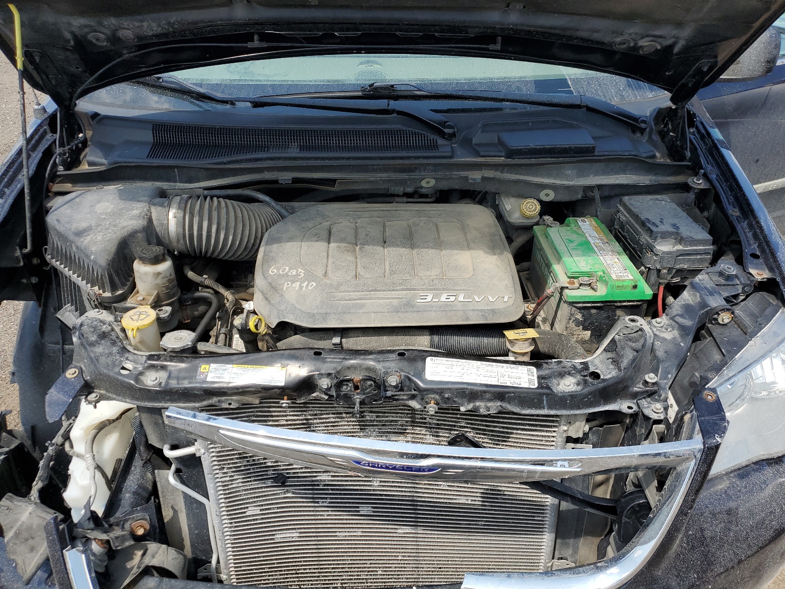 2A4RR5DG2BR631031 2011 Chrysler Town & Country Touring