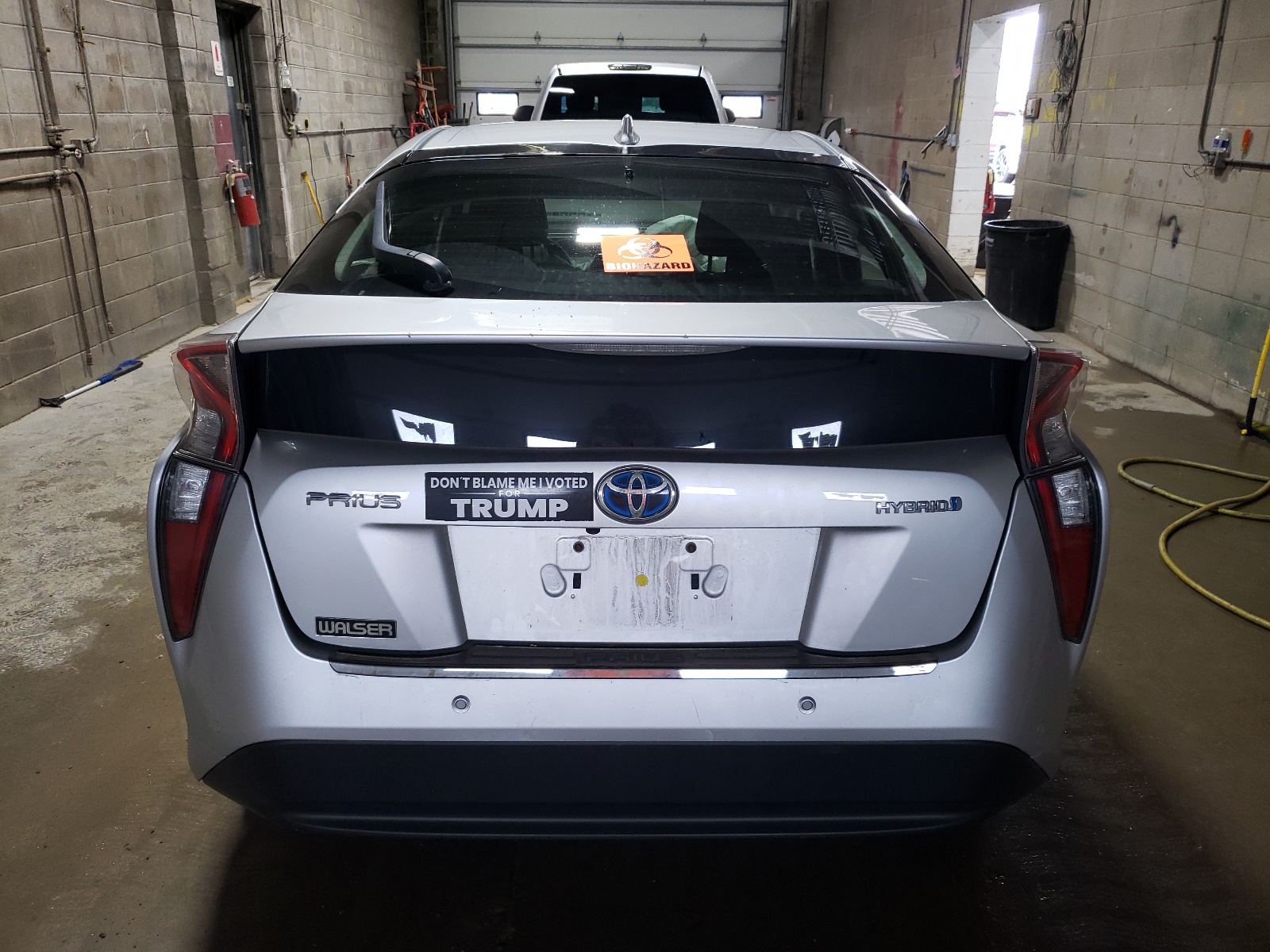 JTDKBRFU6J3589816 2018 Toyota Prius