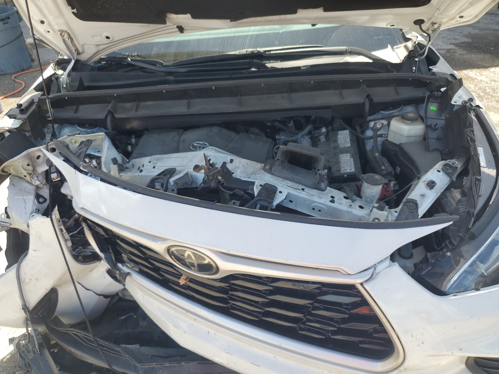 5TDCZRAH7NS098959 2022 Toyota Highlander L