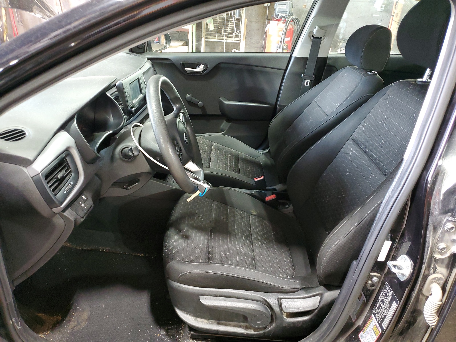 3KPA24AB1JE126334 2018 Kia Rio Lx