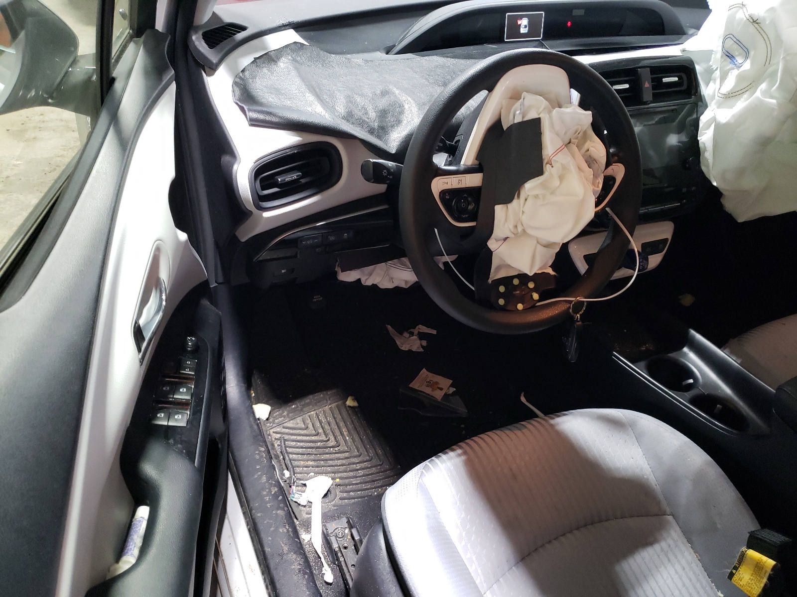 JTDKBRFU6J3589816 2018 Toyota Prius