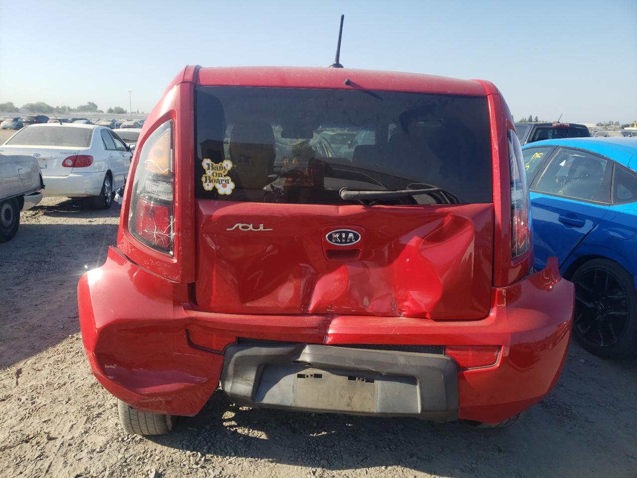 2011 Kia Soul + VIN: KNDJT2A28B7259885 Lot: 63890044