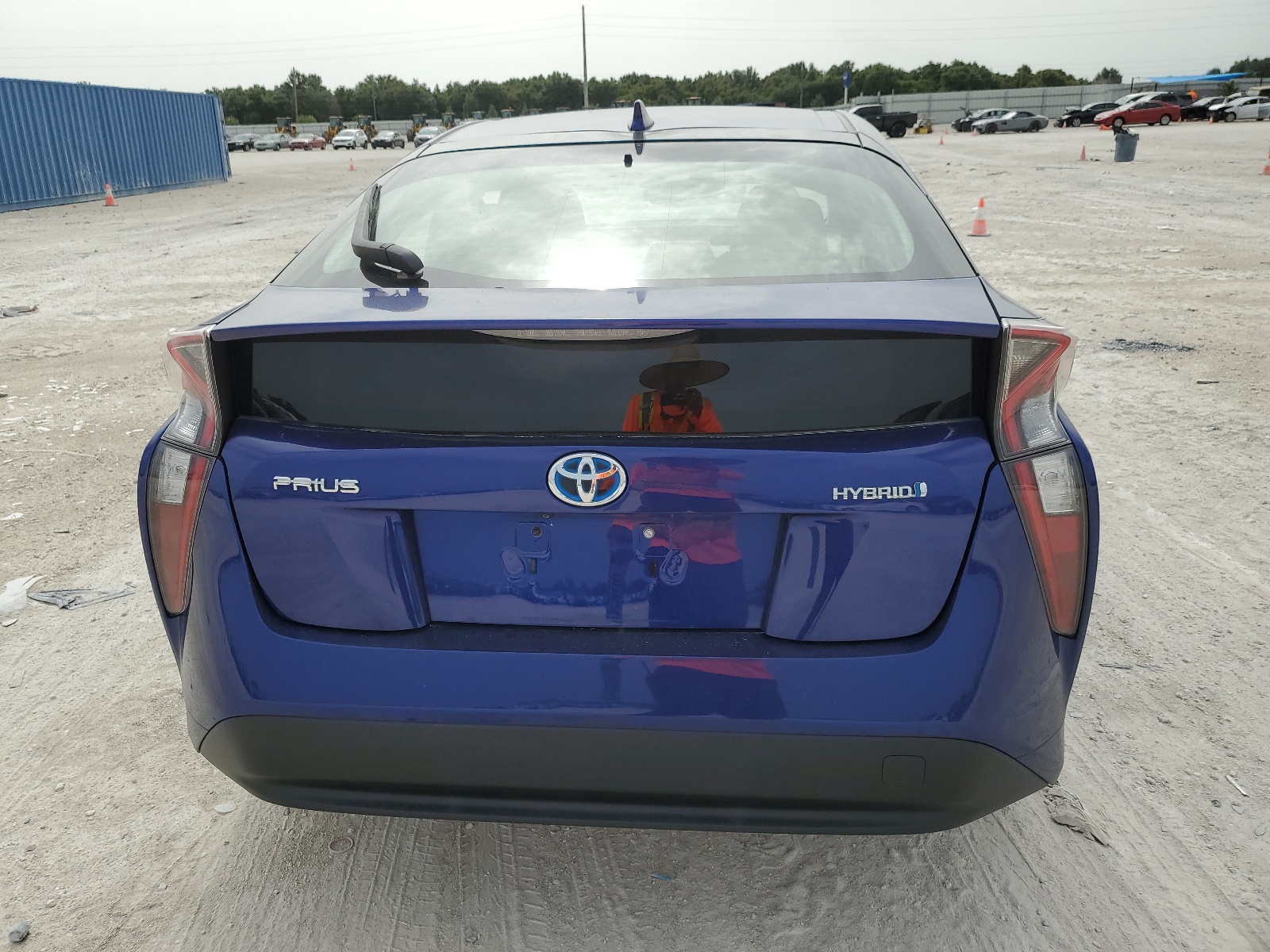 JTDKARFUXG3507582 2016 Toyota Prius