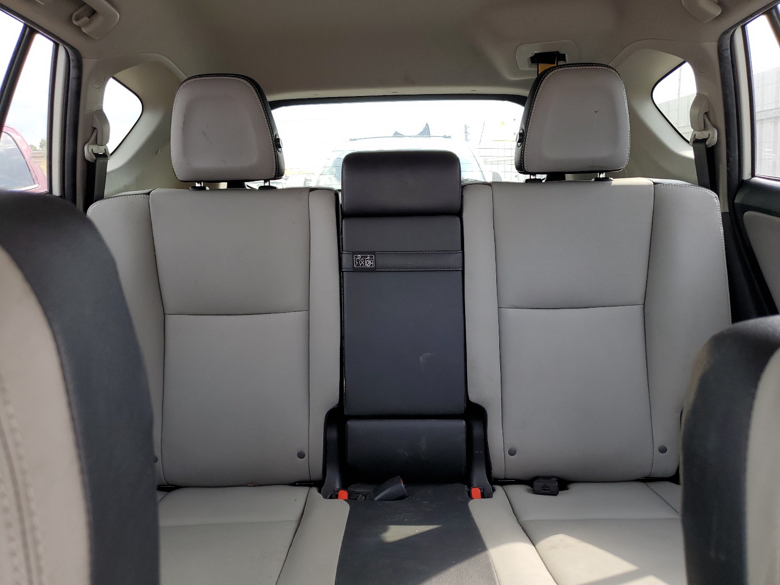 JTMDJREV7JD175069 2018 Toyota Rav4 Hv Limited