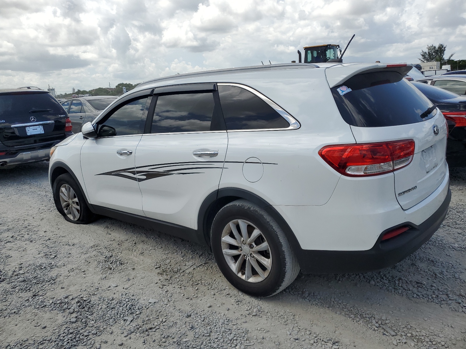 2016 Kia Sorento Lx vin: 5XYPG4A50GG140307