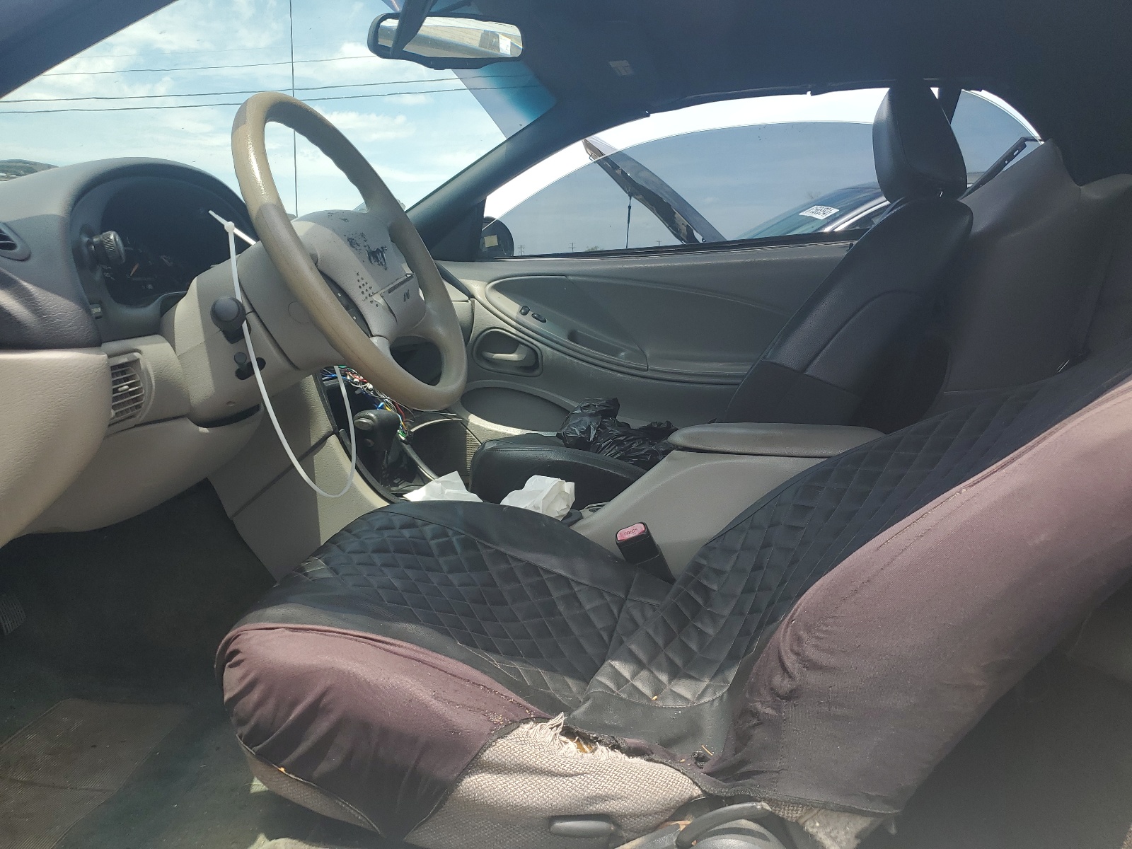 1FAFP4440WF115705 1998 Ford Mustang