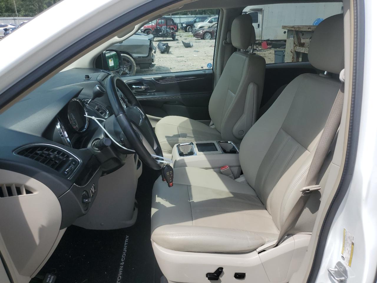 2015 Chrysler Town & Country Touring VIN: 2C4RC1BG8FR645380 Lot: 64875894