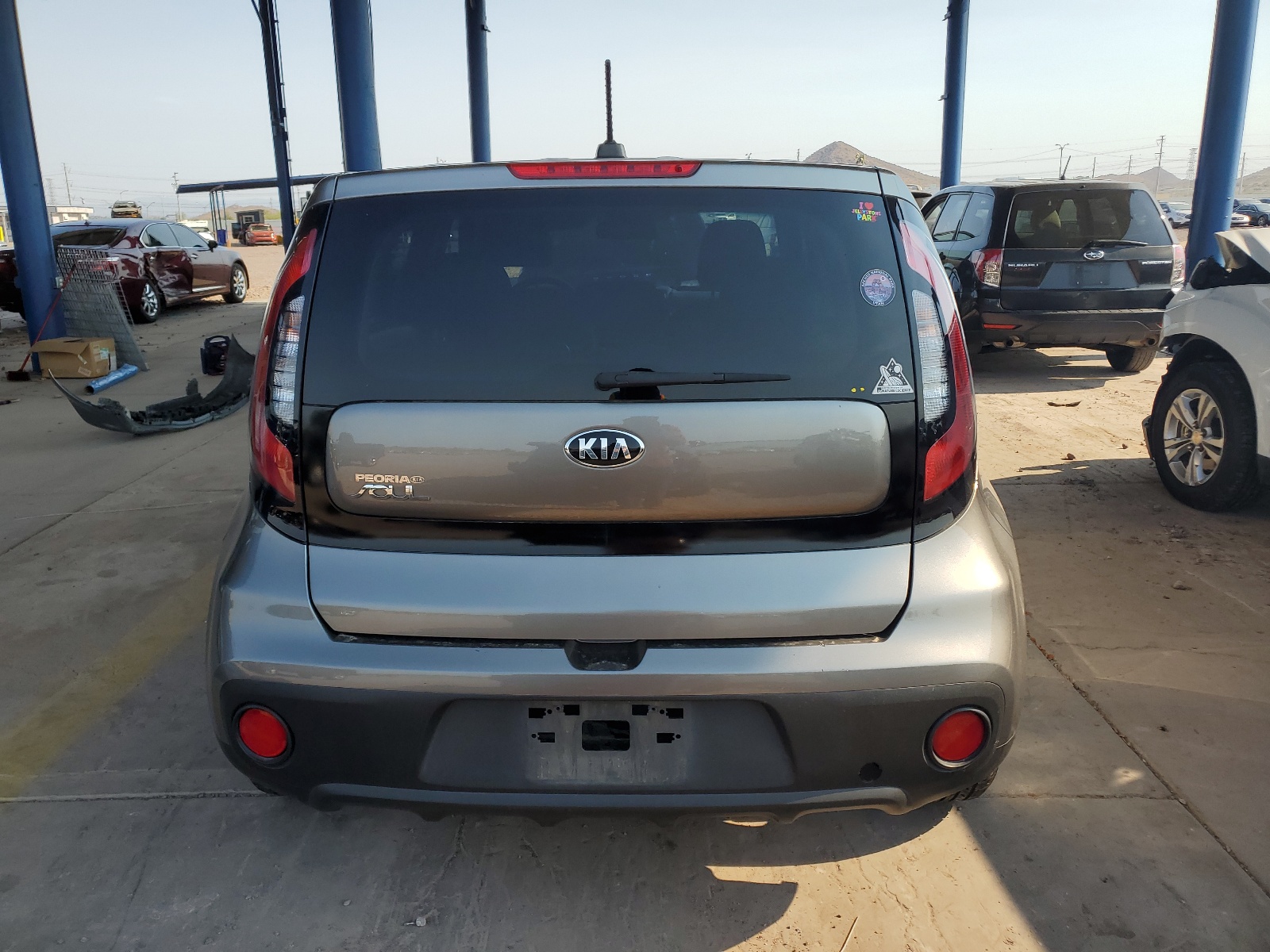 KNDJN2A29J7608058 2018 Kia Soul