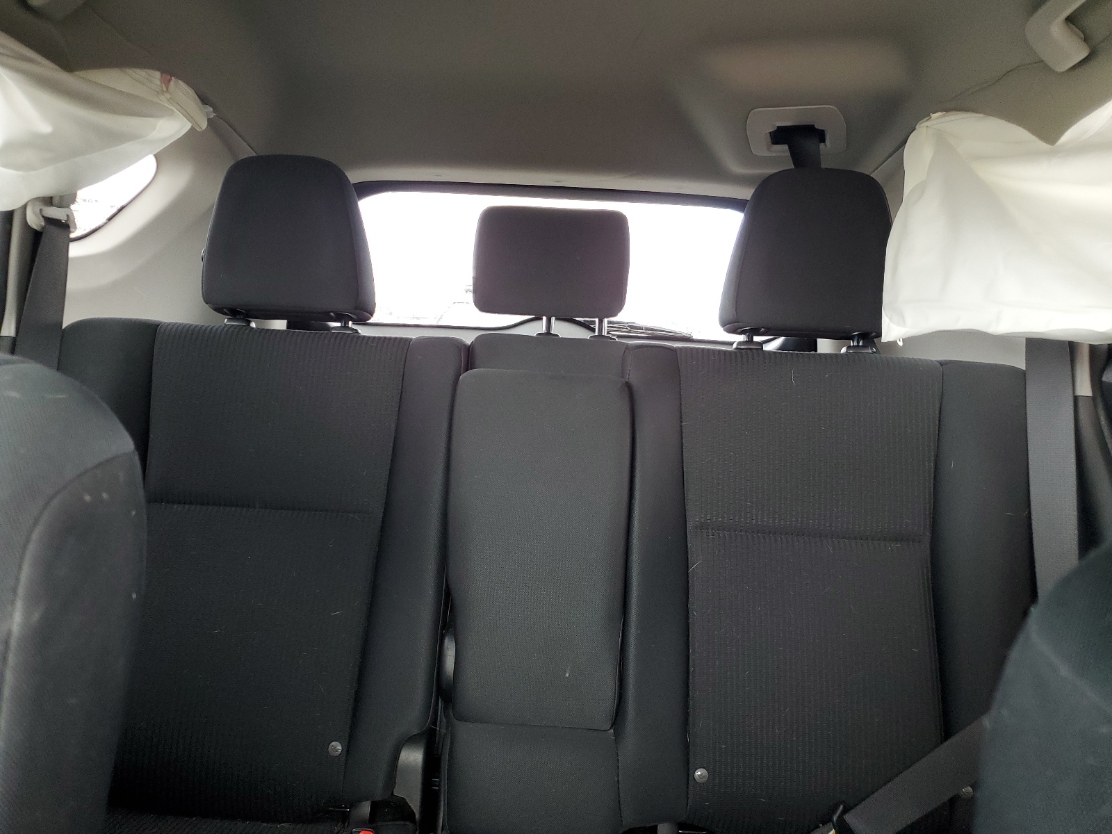 2T3ZFREV3HW370932 2017 Toyota Rav4 Le