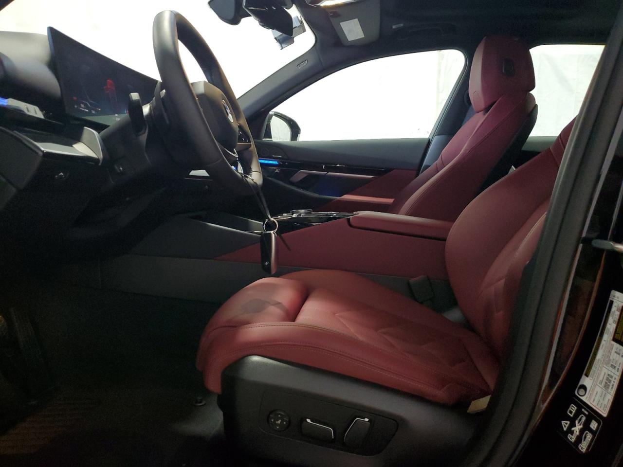 2024 BMW 530 Xi VIN: WBA53FJ05RCR00867 Lot: 63562534